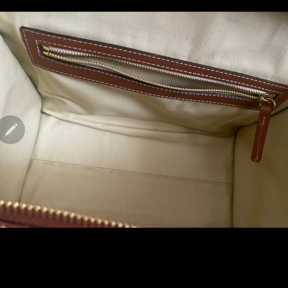 Chloe - Picture 4 of 11